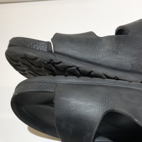 Men’s Black Rubber Birkenstock Sandals, Size 44 - Picture 8 of 8